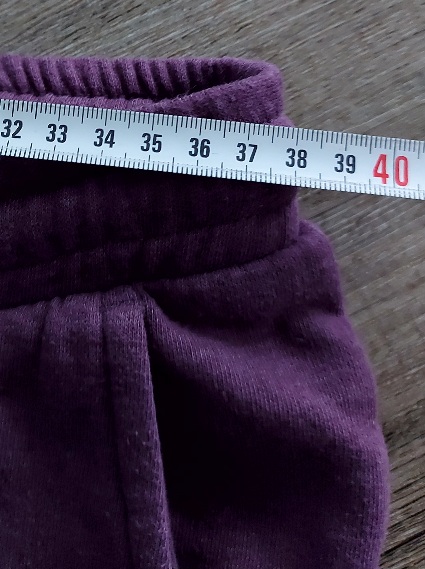 Dámske fialové tepláky, 38