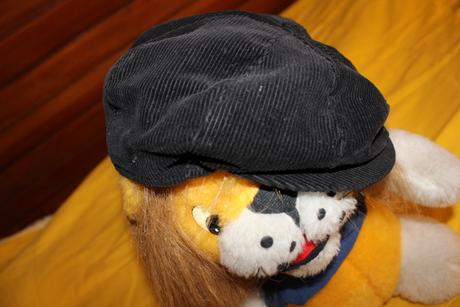 Čierna menčestrová čiapka - bekovka, 52