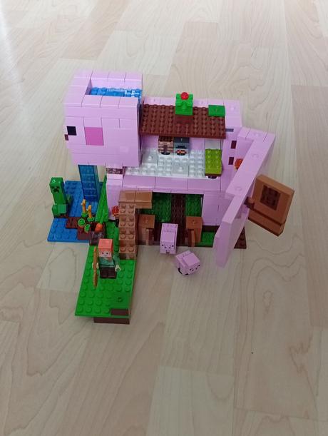21170 lego minecraft prasací domček, 