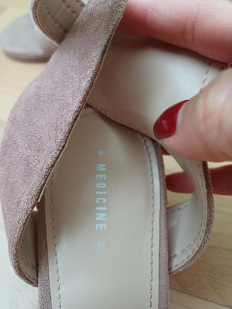 Medicine sandale, 37