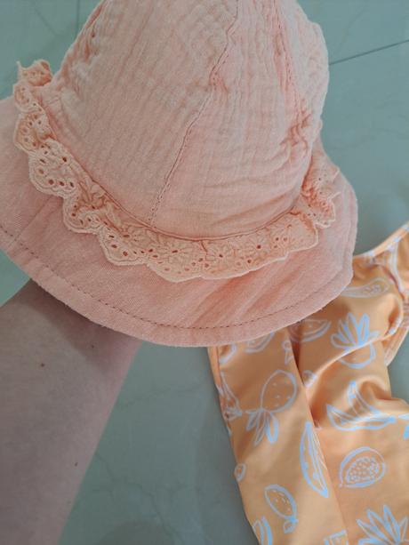 Plavky a klobuk, primark,80