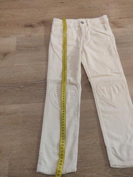 Nohavice a tunika, 104–116