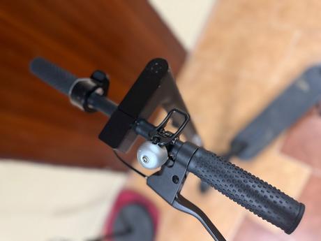 Zabalená elektricka kolobezka, 