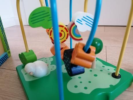 Drevená didaktická kocka s labyrintom a aktivitami, 