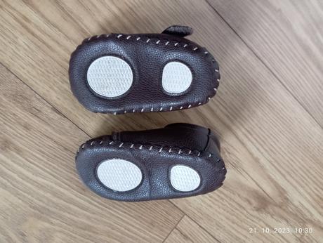 Kožené capačky, mäkké topánočky, 22