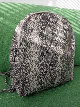 Dámsky hadí batoh,