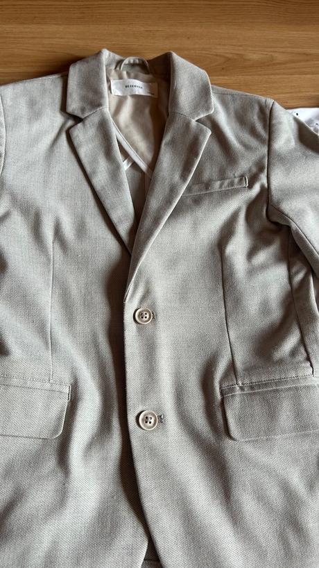 Béžový chlapčenský oblek reserved - v.140, 140