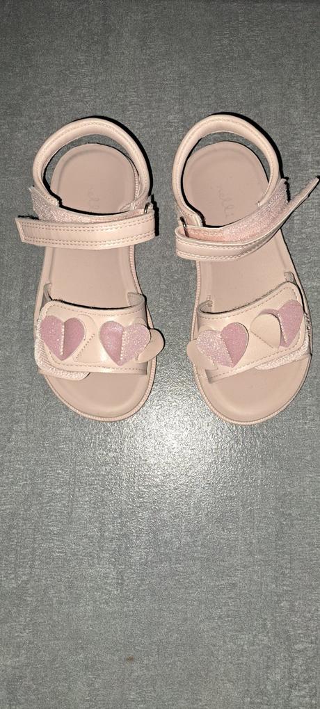 Sandal, cupcake,27