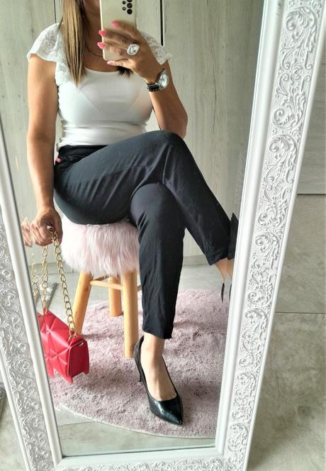 Tepláky s nápisom na zadku-m, m