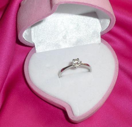 Strieborny zasnubny prstienok, 