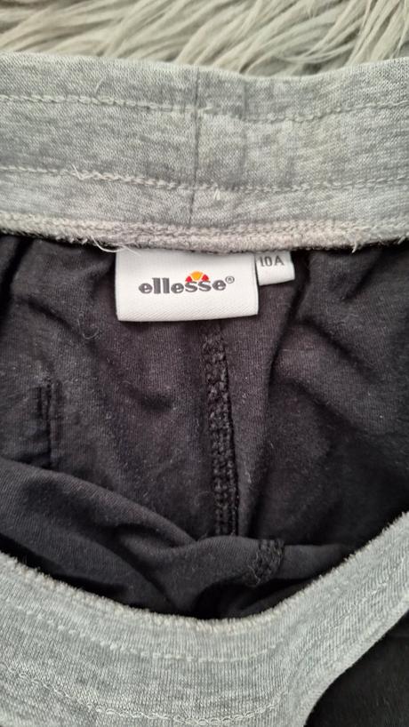 Kratasy ellesse, 146