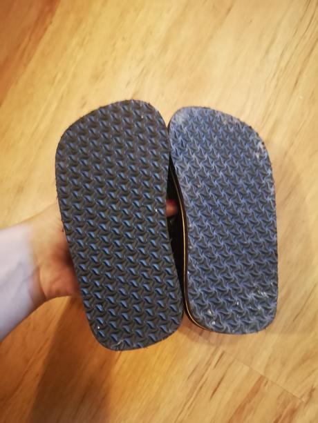 Žabky pre chlapčeka, 23