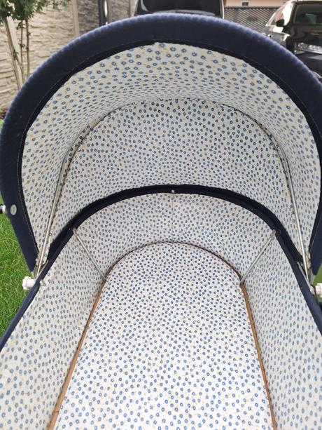 Retro kočík pre bábiku, 