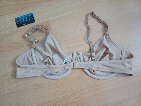 Podprsenka s kosticami, 85b