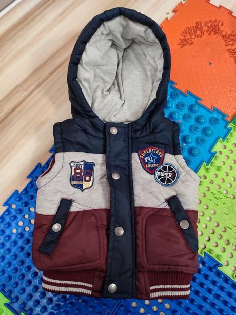 Len raz oblecena vesticka na chlapceka velkost 68, f&f,68