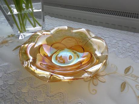 Misa z farebného skla v tvare kvietku-retro,, 