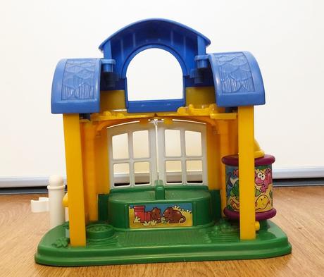 Domček little people, 