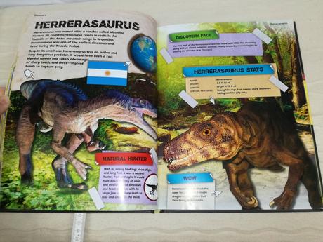 The interactive dinosaur encyclopedia ea20,