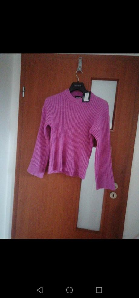 Jemný svetrík so širokými rukávmi, s