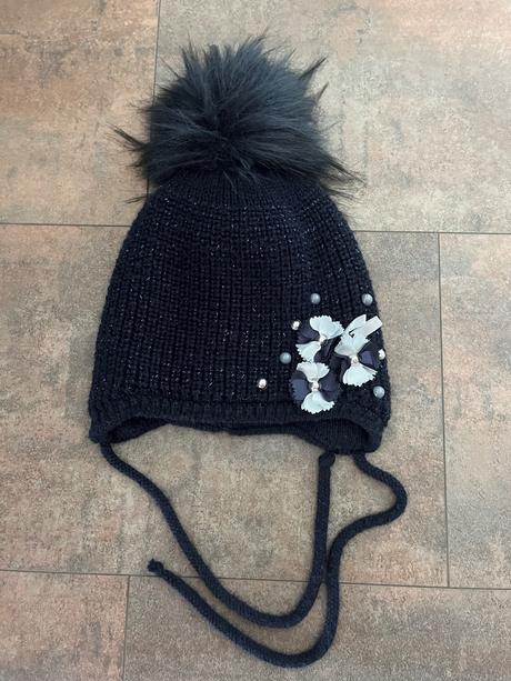 Zimna ciapka s kvietkami, 128