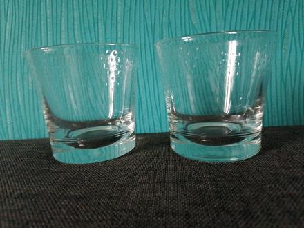 2 poháre na whiskey s bodkami, 