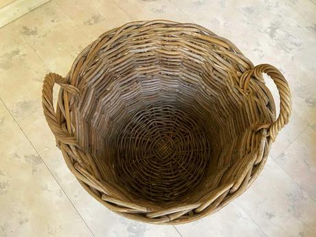 Kvalitný veľký prútený kôš, 