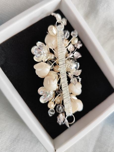 Sviatočná / svadobná spona do vlasov/ na šaty, 