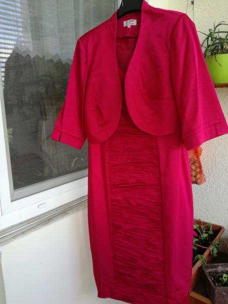 Spoločenské šaty, 42