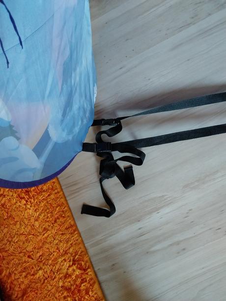 Krásny stan nad postel, 