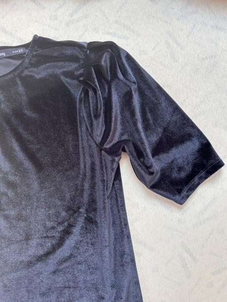 Čierny lesklý top sinsay, s