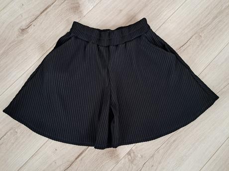 Sukňové kraťasky, 140