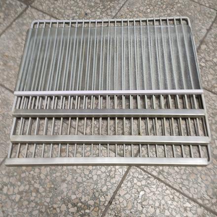 Poličky do chladničky,