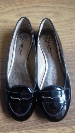 Kožené lakovky, 37