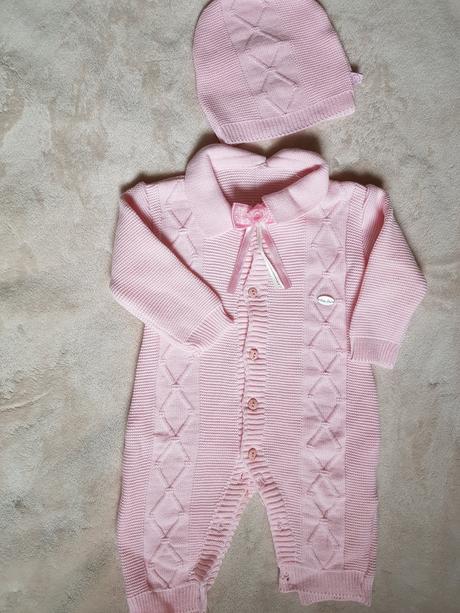 Overal s otvorenými nôžkami a čapicou 3-6m, 68