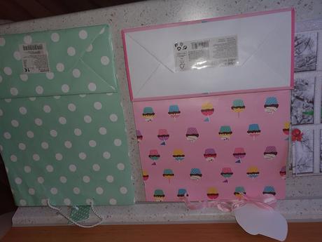 Rôzne pouzite darčekové tašky po 0.5 cent, 