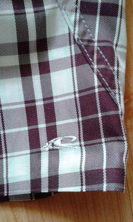 Kárované kraťasy oniel, 26