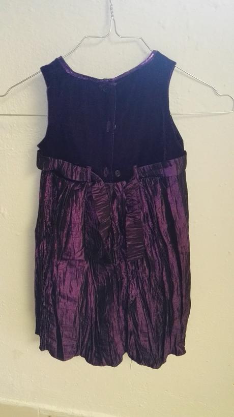 Spoločenské šaty, 98