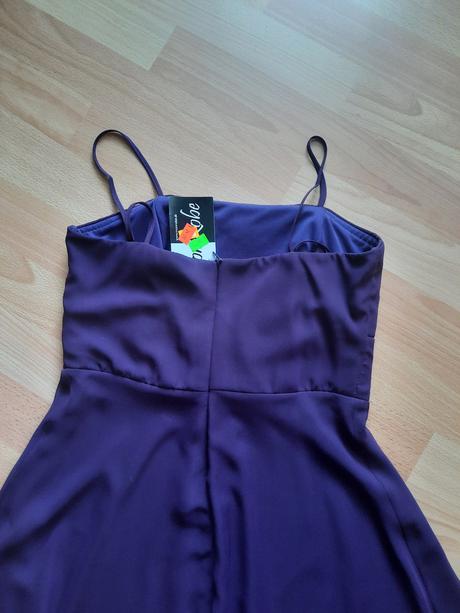 Dámske spoločenské šaty, 36