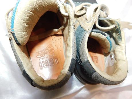 Kvalitne kožene topanky,na boku zips, 22