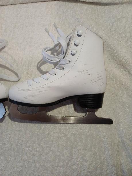 Korčule dievčenské beľ. 32, crowned,32