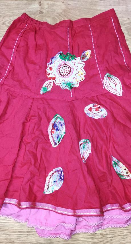 Cervena vrstvena sukna, marks & spencer,122