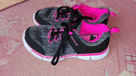 Ľahučké tenisky č. 32, 32