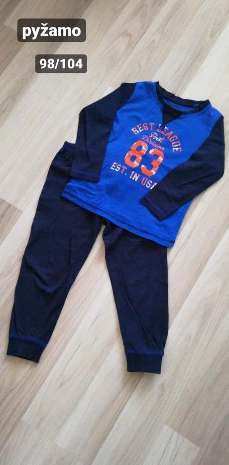 Pyžamo, lupilu,98
