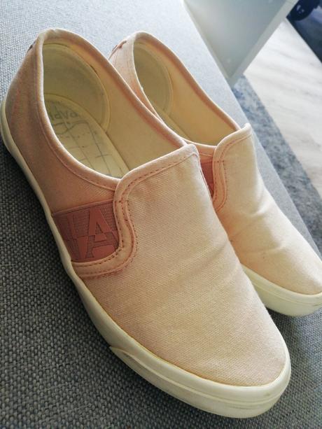 Slip on guess, guess,36