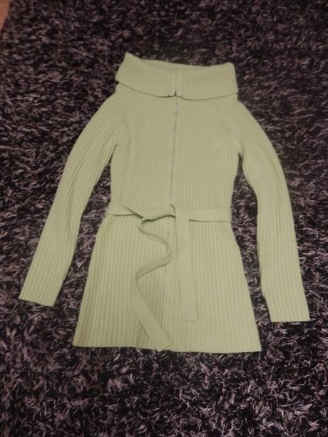 Predlzeny svetrik, s