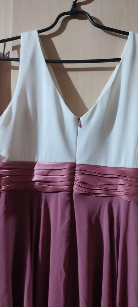 Spoločenské šaty, 42