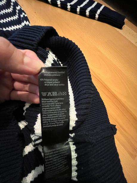 Prúžkované pletené šaty s gombíkovým detailom, tchibo,38