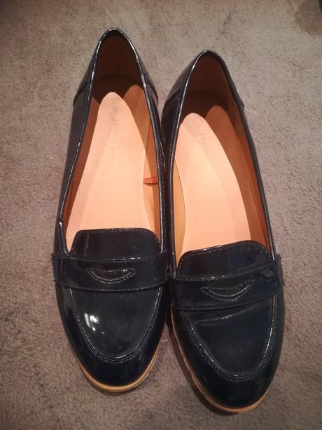 Topánky (mokasiny) lakované, 38