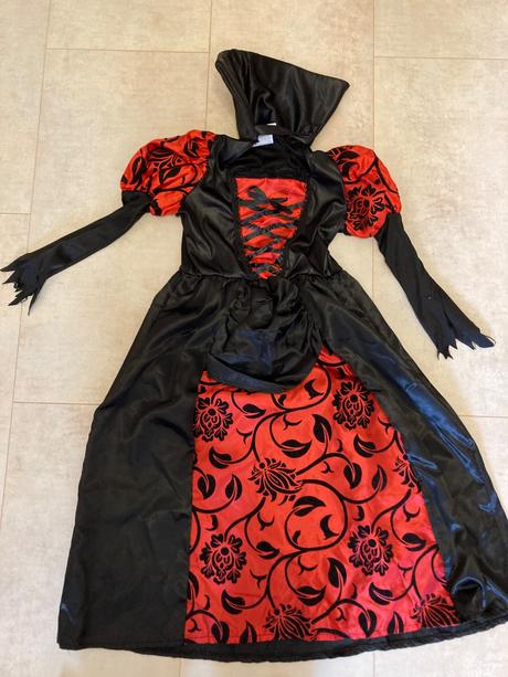 Kostým upírka 3-4 roky, 