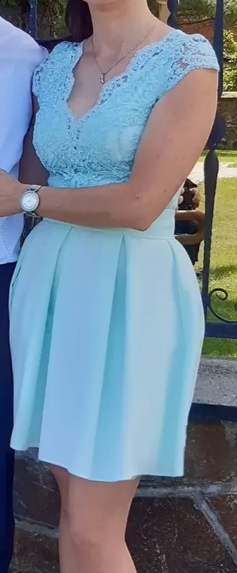 Kratke spolocenske saty mentolove, 40